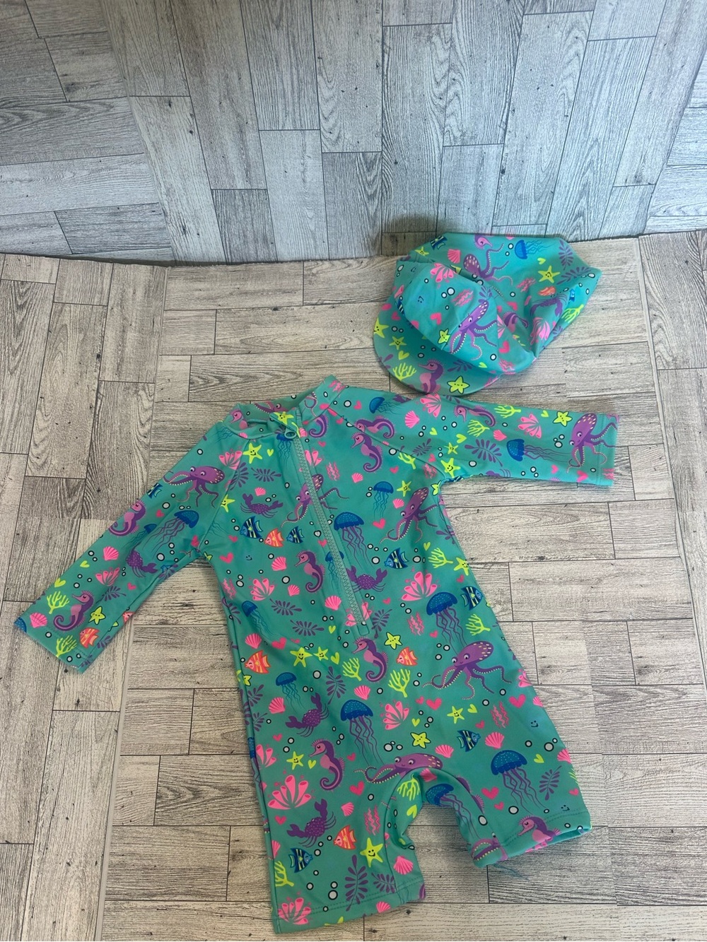 Kids Teal Sea Life Rashguard Coverup with Matching Hat size 9-12 months